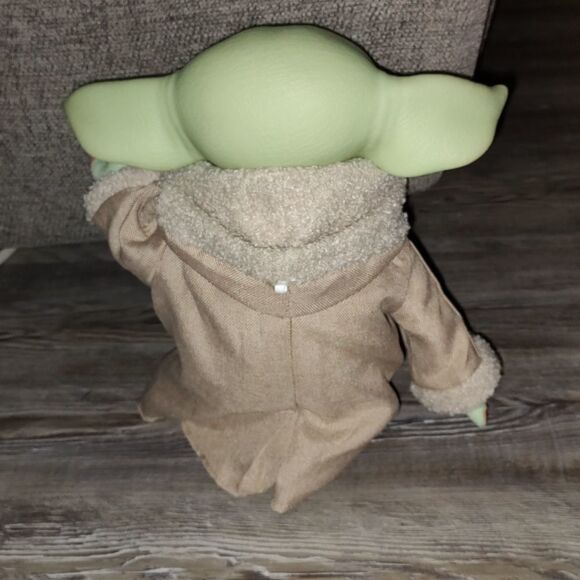 Mandalorian The Child Star Wars Talking Plush Baby Yoda - Picture 4 of 7